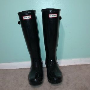 Tall Hunter rain boots, adjustable back